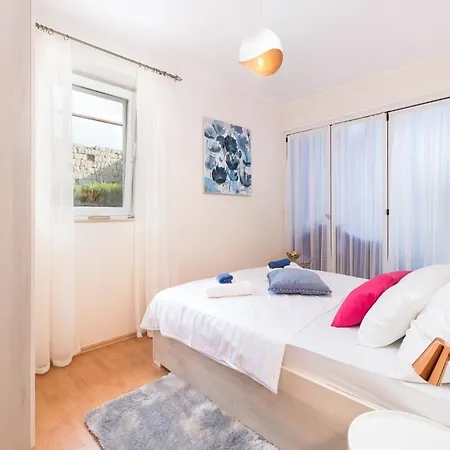 Lotea - Two-bedroom With Terrace And Sea View