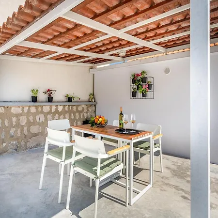 Lotea - Two-bedroom With Terrace And Sea View Apartament