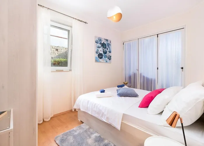 Lotea - Two-bedroom With Terrace And Sea View