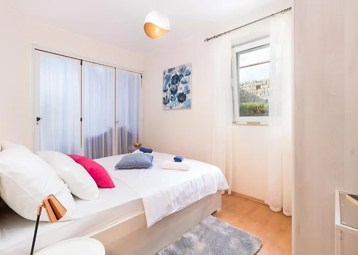 Lotea - Two-bedroom With Terrace And Sea View * Cavtat