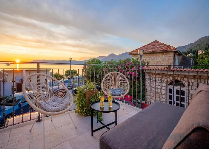 Lotea - Two-bedroom With Terrace And Sea View Cavtat