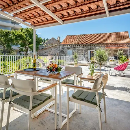 Lotea - Two-bedroom With Terrace And Sea View * Cavtat