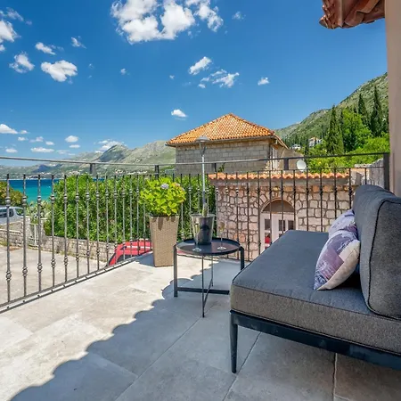 Lotea - Two-bedroom With Terrace And Sea View * Cavtat