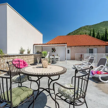 Lotea - Two-bedroom With Terrace And Sea View Appartement *