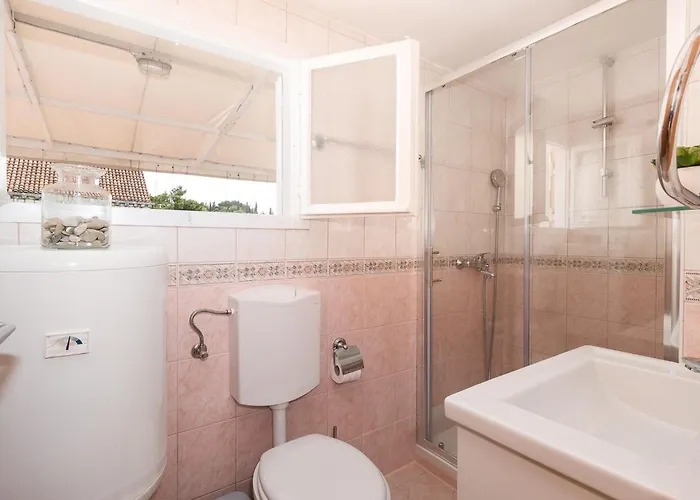 Lotea - Two-bedroom With Terrace And Sea View Apartamento *