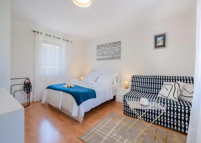 Lotea - Two-bedroom With Terrace And Sea View Apartamento Cavtat
