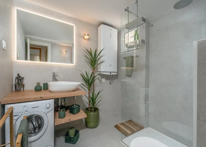 Lotea - Two-bedroom With Terrace And Sea View *