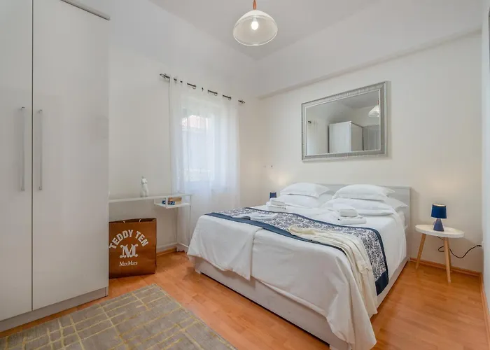 Lotea - Two-bedroom With Terrace And Sea View *