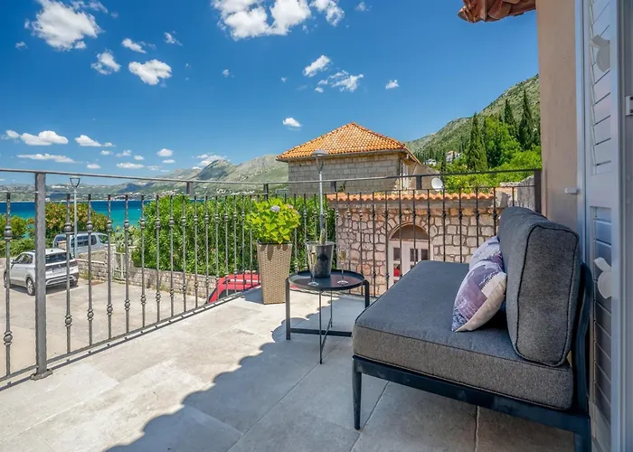 Lotea - Two-bedroom With Terrace And Sea View * Cavtat